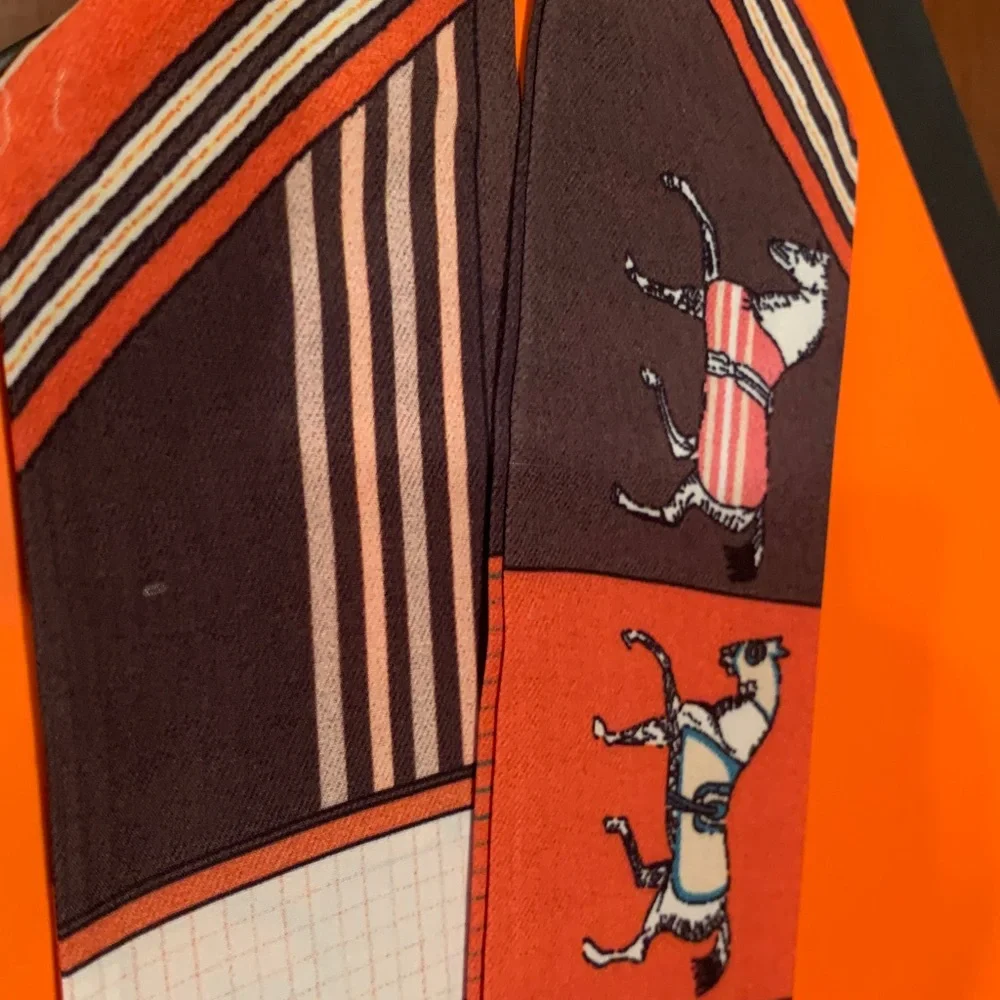 Hermes authentic silk horses 🐎 scarf for neck, hand or purse handle, must have!